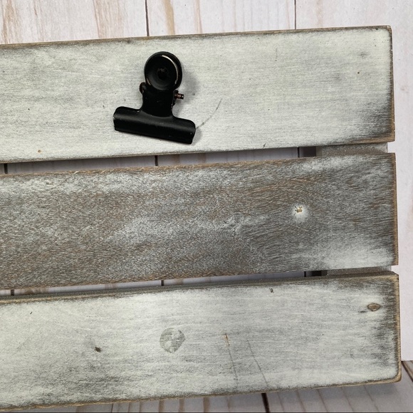 Wooden find joy sign with paper clip - Picture 5 of 6